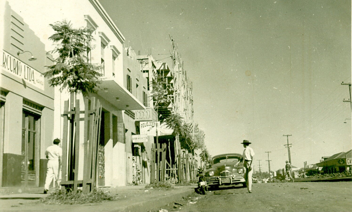 Avenida Brasil, em Maringá - 1952