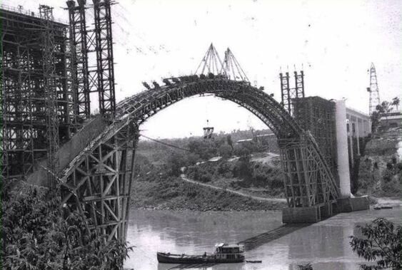 Construção da Ponte da Amizade - Década de 1960