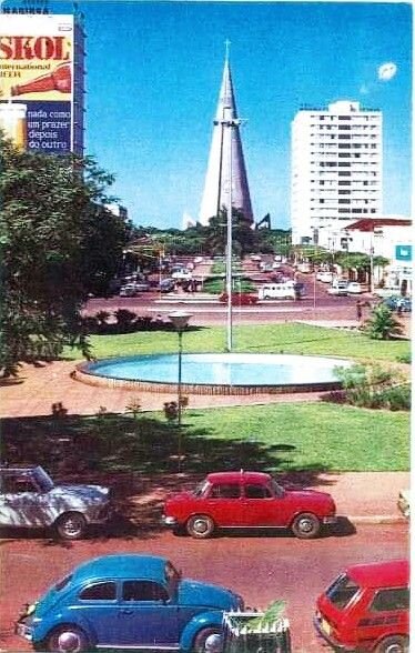 Praça Raposo Tavares, em Maringá - 1975