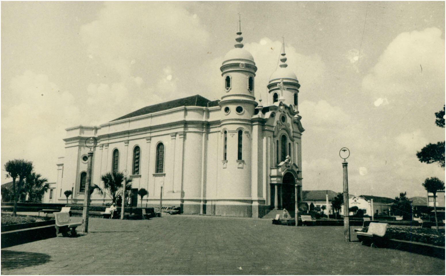 Paróquia Nossa Senhora Aparecida, em Arapongas - Década de 1960