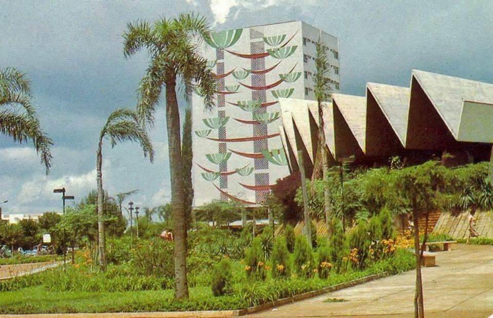 Postal da Catedral Metropolitana de Cascavel, no oeste do Paraná - Década de 1990