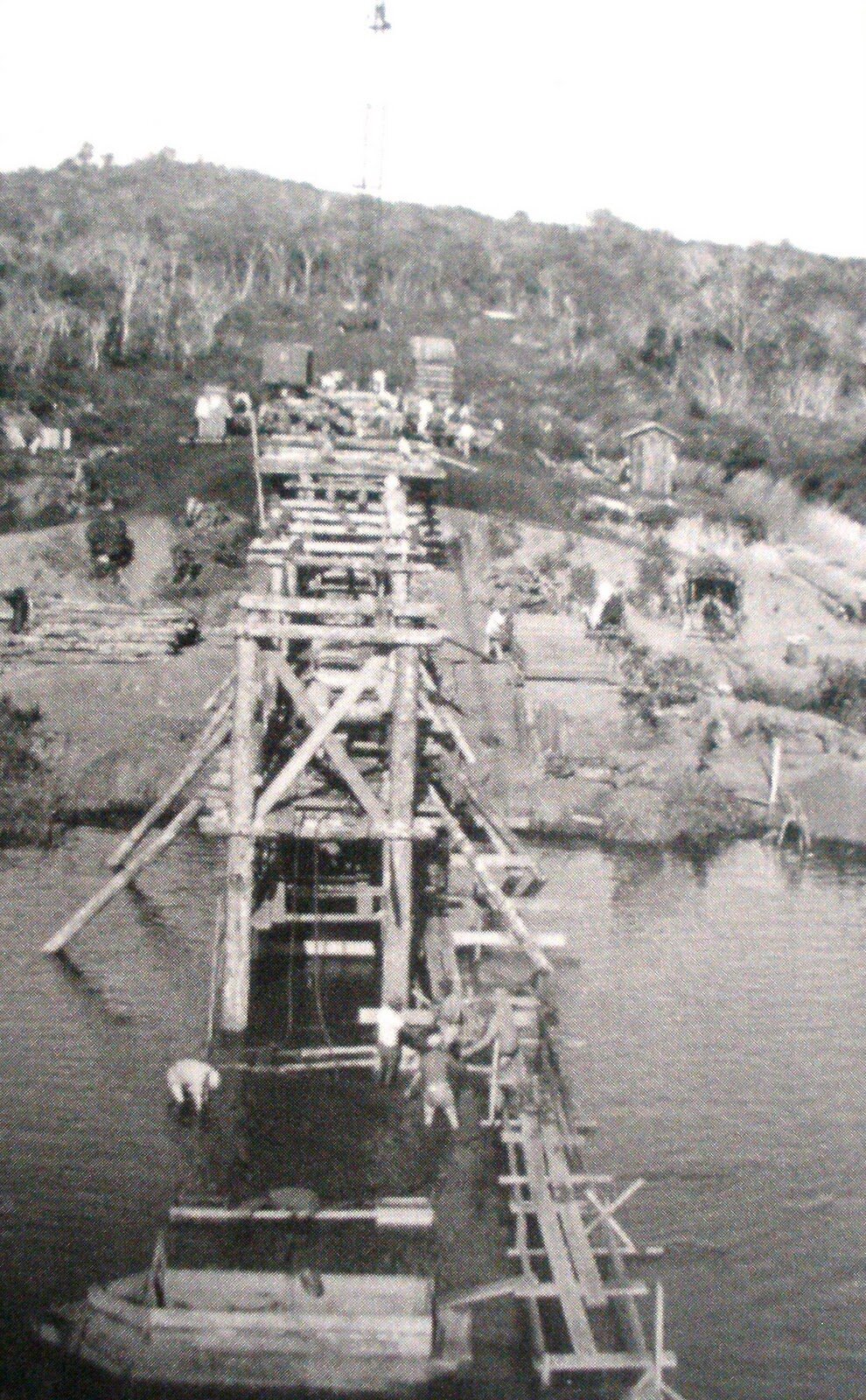 Construção da ponte sobre o Rio Tibagi - 1933