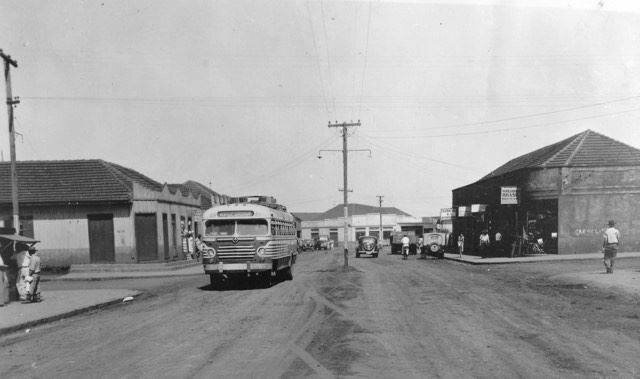 Avenida Amazonas, em Mandaguari - 1953